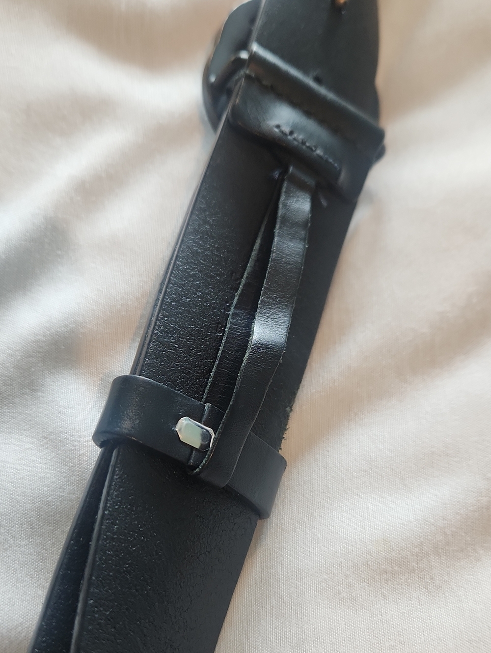 Black Leather Belt with Interlocking G Buckle - Picture 4 of 6